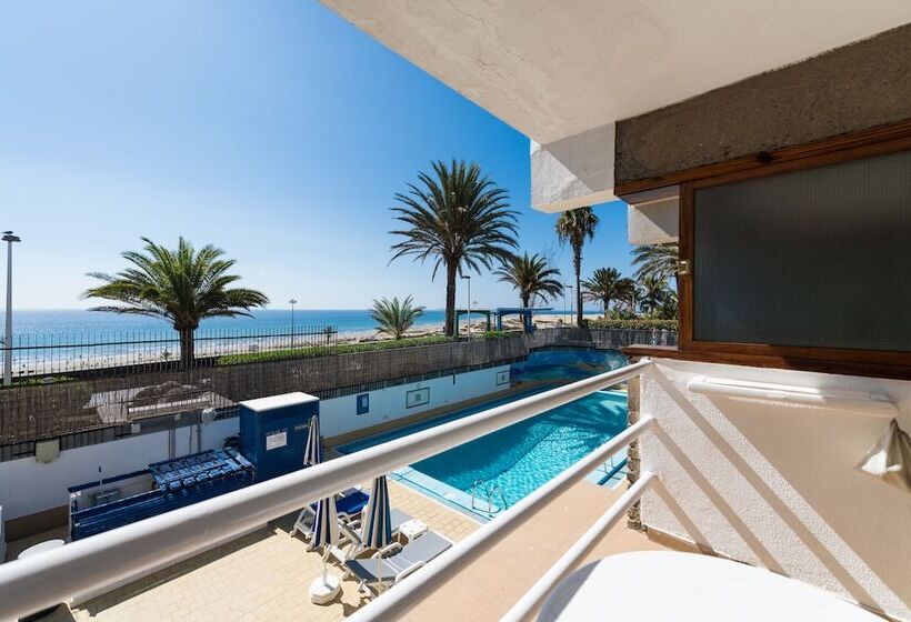 Apartamentos El Paseo