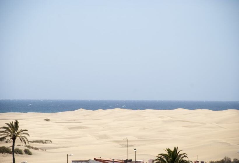 Apartamentos El Paseo