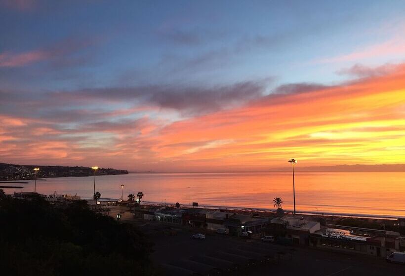 Apartamentos El Paseo