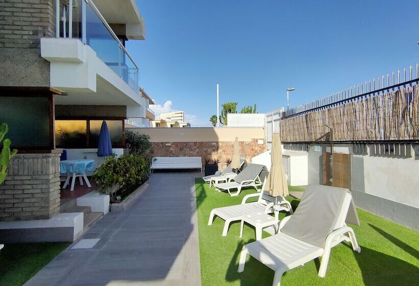 Apartamentos El Paseo