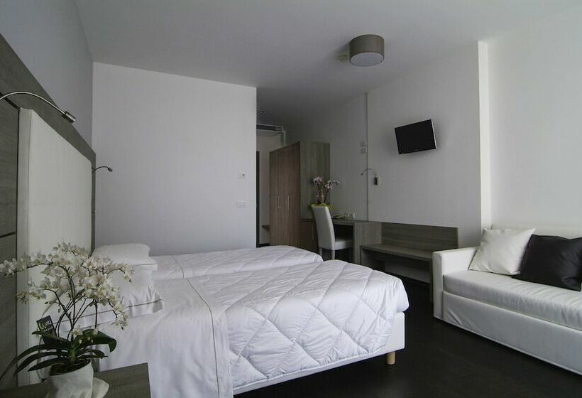 Отель Gardesana