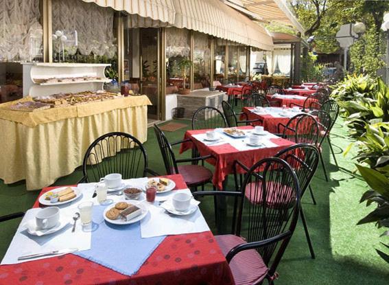 Отель Alfredo's