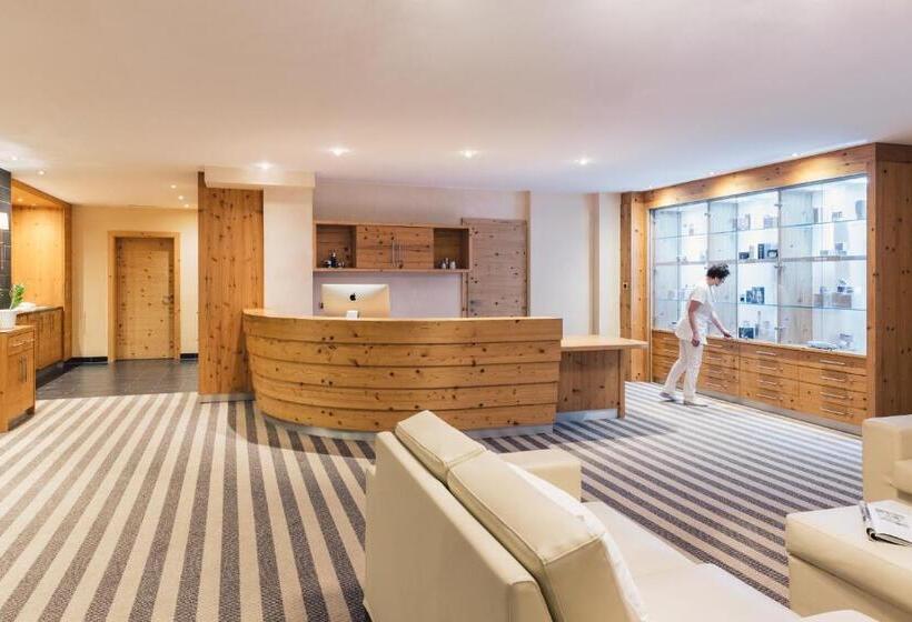 בית מלון כפרי Alpenpalace Luxury Hideaway & Spa Retreat