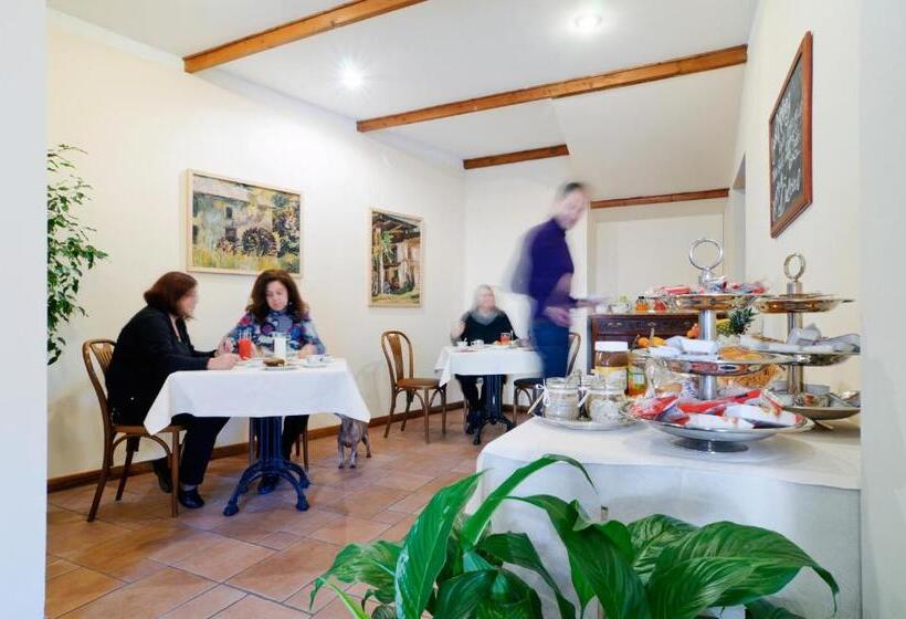 فندق Antico Albergo Madonna