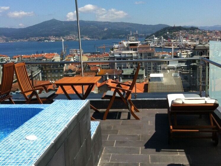 هتل Silken Axis Vigo