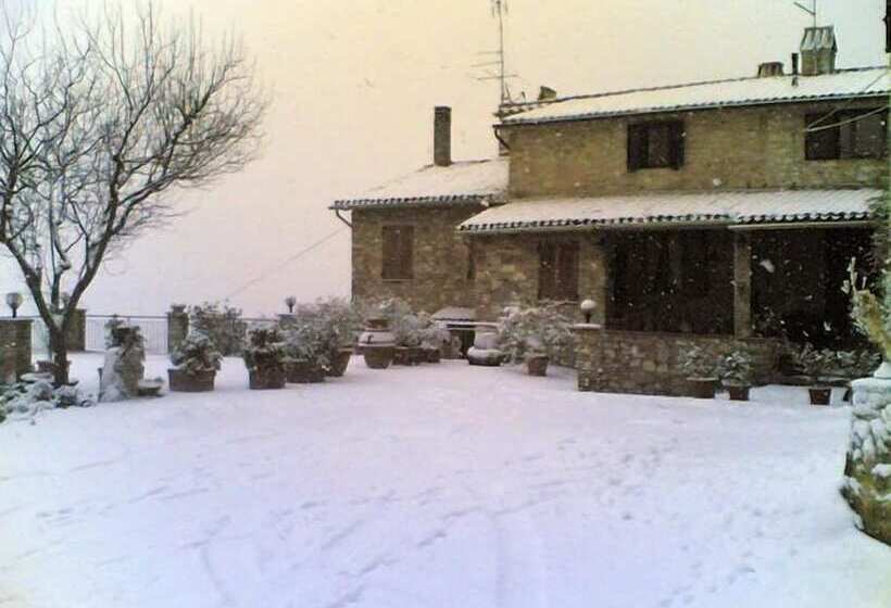 فندق B&b La Terrazza Del Subasio