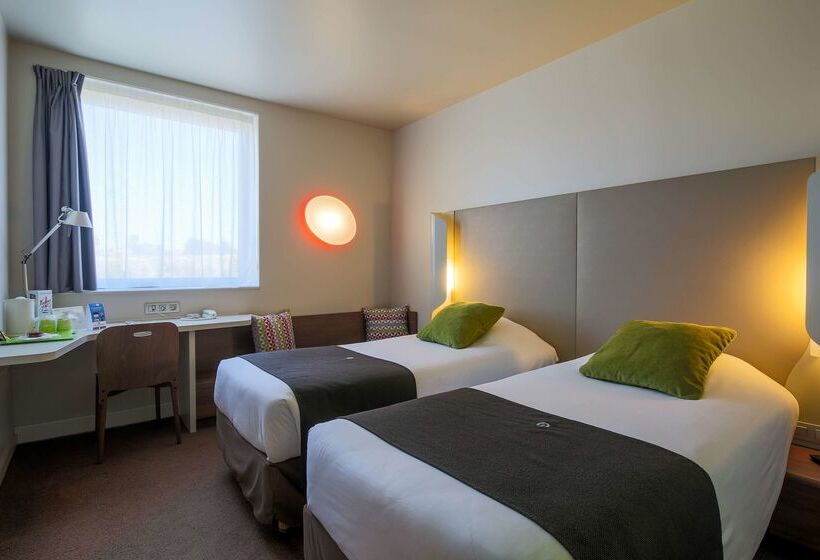 בית מלון כפרי Campanile Carcassonne Est La Cite