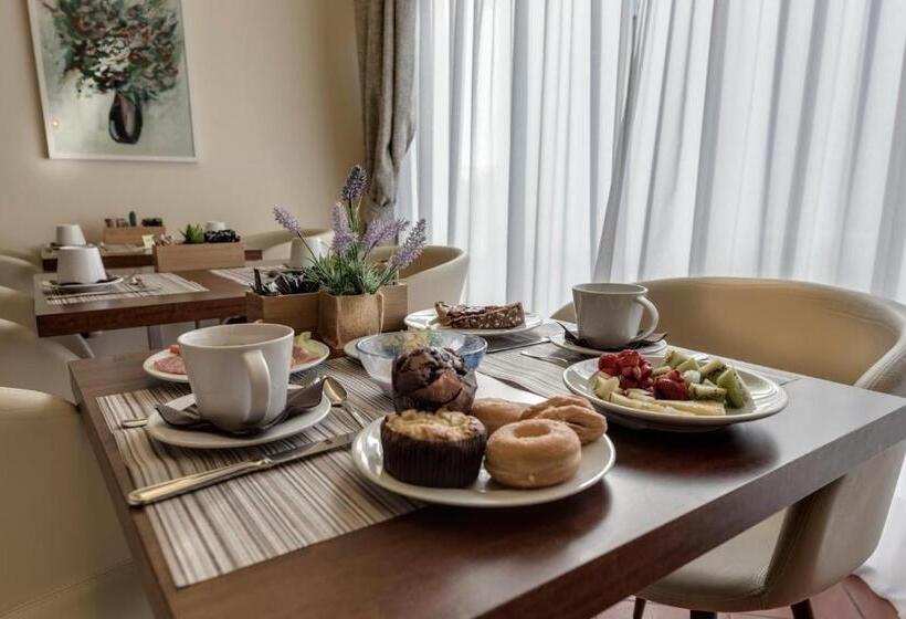 فندق & Restaurant Casolare Le Terre Rosse