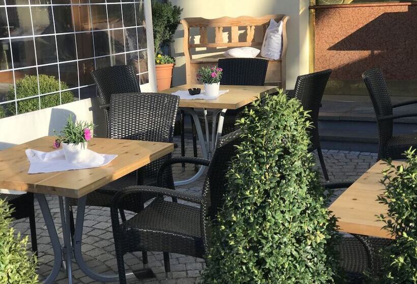 בית מלון כפרי Corso Am Graben