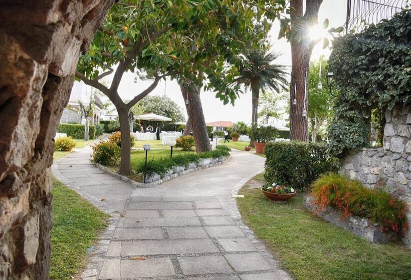 Отель Delle Stelle Beach Resort