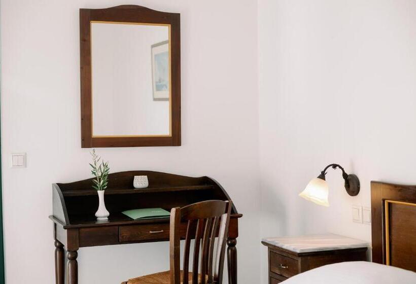 هتل Erofili Beach