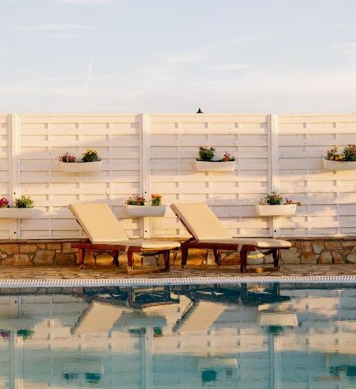 هتل Erofili Beach