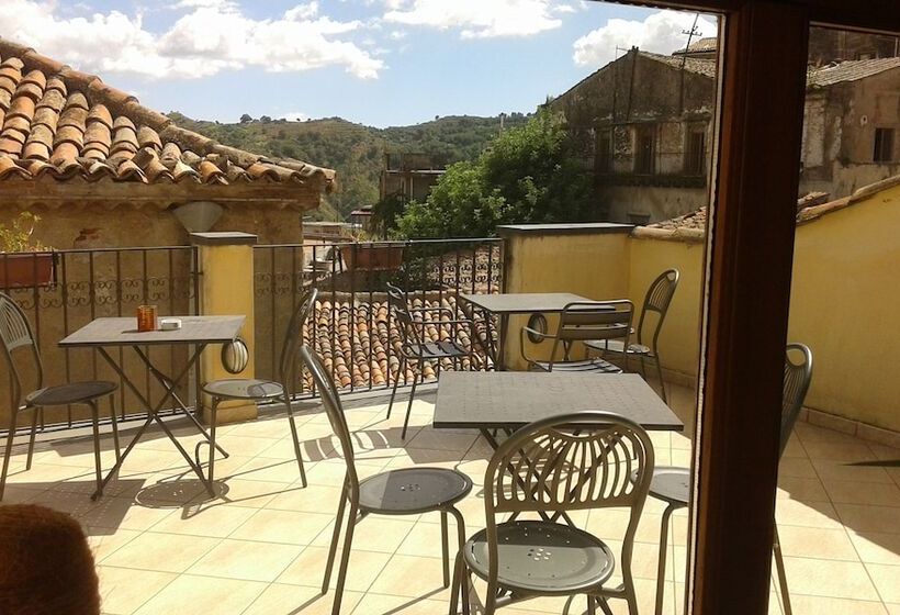 Отель Federico Ii