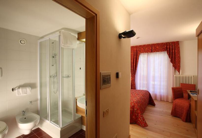 فندق Garni Lago Nembia