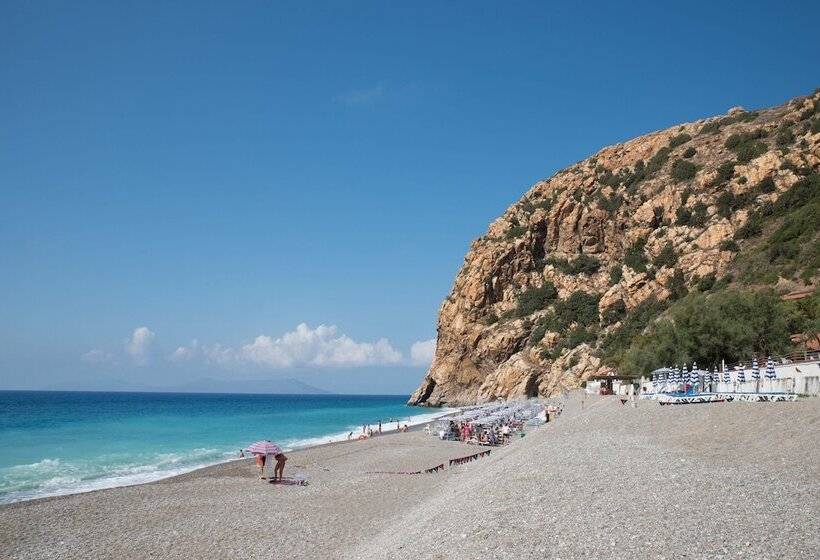 בית מלון כפרי Gh Avalon Sikani