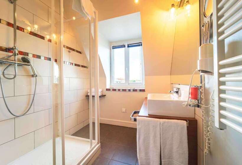 هتل Hôtel Le Goëlo