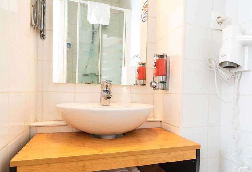 هتل Hôtel Le Goëlo