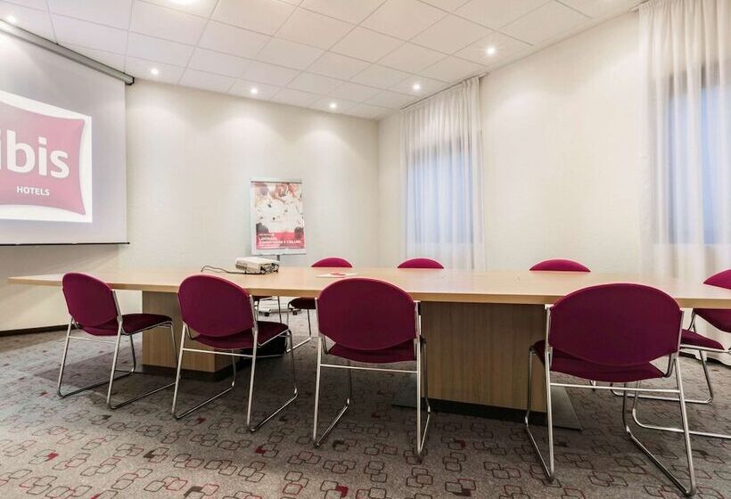 בית מלון כפרי Ibis Milano Malpensa