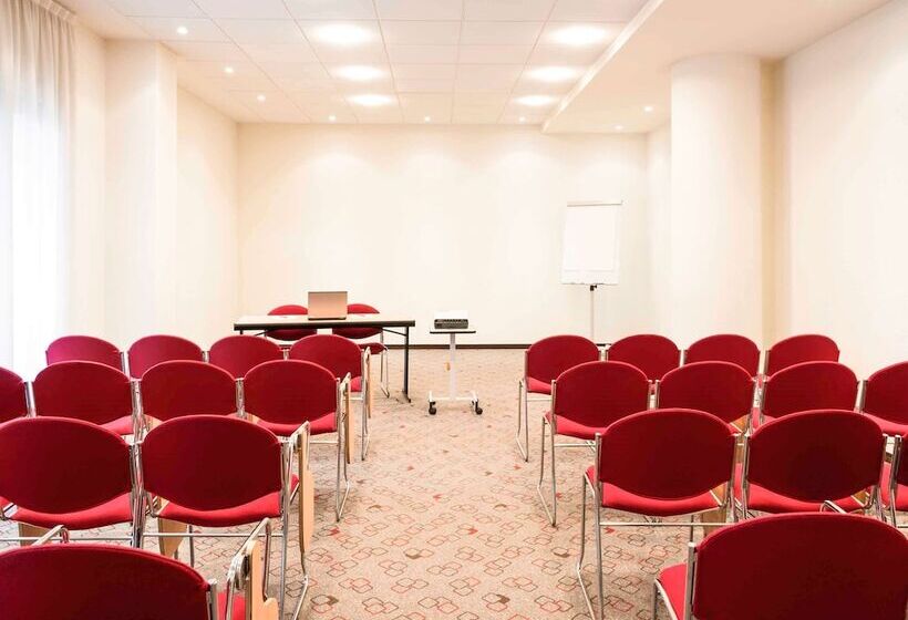 בית מלון כפרי Ibis Milano Malpensa