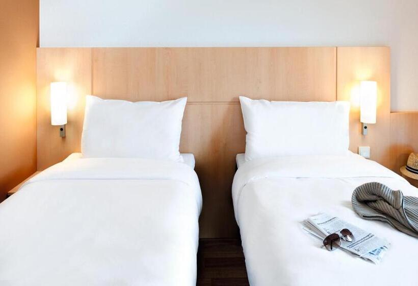 בית מלון כפרי Ibis Milano Malpensa