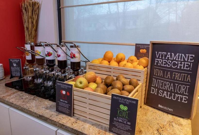 בית מלון כפרי Ibis Milano Malpensa