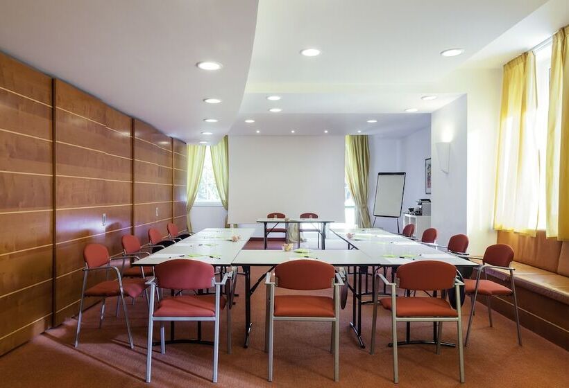 هتل Ibis Styles Bari Giovinazzo