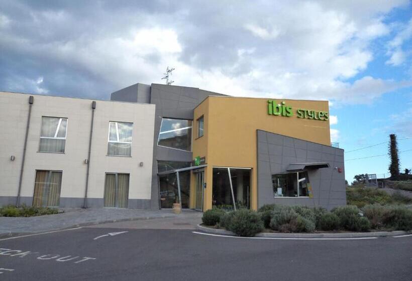 בית מלון כפרי Ibis Styles Catania Acireale