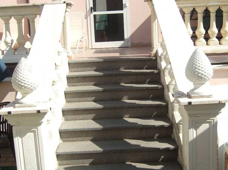 בית מלון כפרי Innocenti