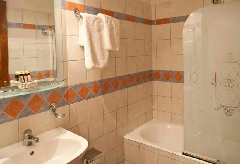 בית מלון כפרי Kynaitha