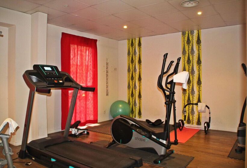 ホテル Kyriad Charlevillemezieres