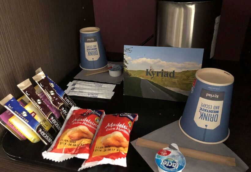 ホテル Kyriad Charlevillemezieres