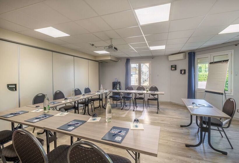 فندق Kyriad Lyon Est Bron Eurexpo Le Cottage