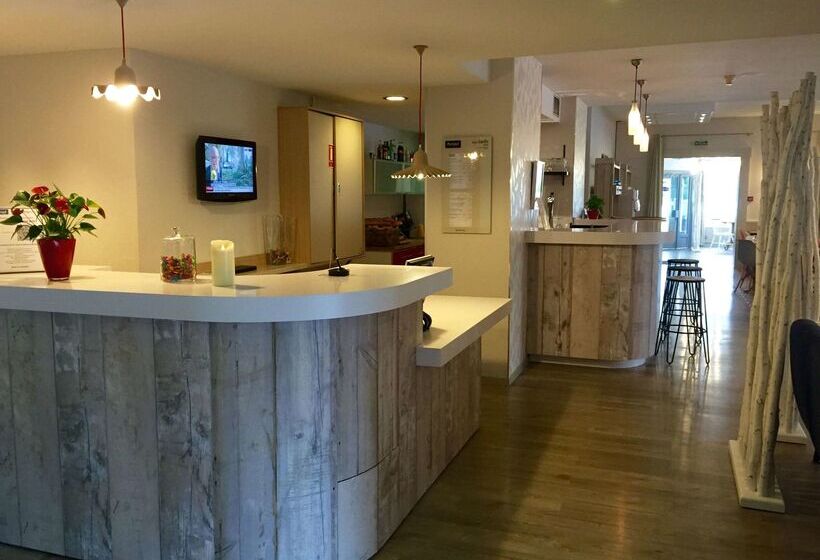 فندق Kyriad Lyon Est Bron Eurexpo Le Cottage