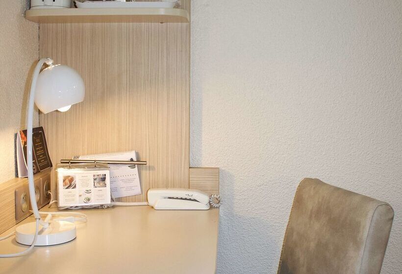 فندق Kyriad Lyon Est Bron Eurexpo Le Cottage