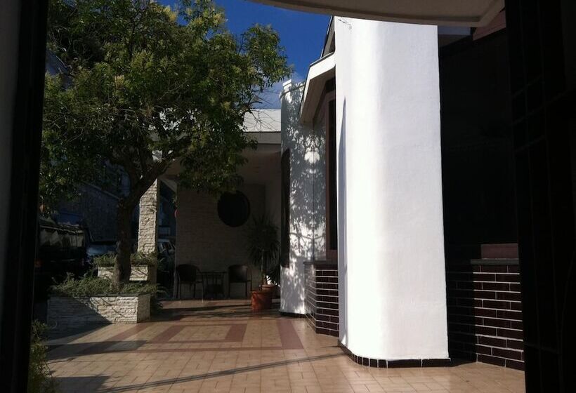 ホテル La Lucertola