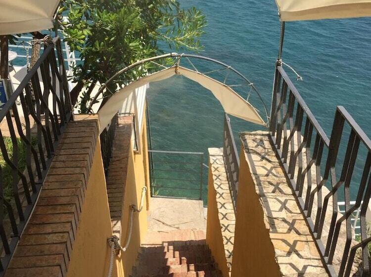 ホテル La Lucertola