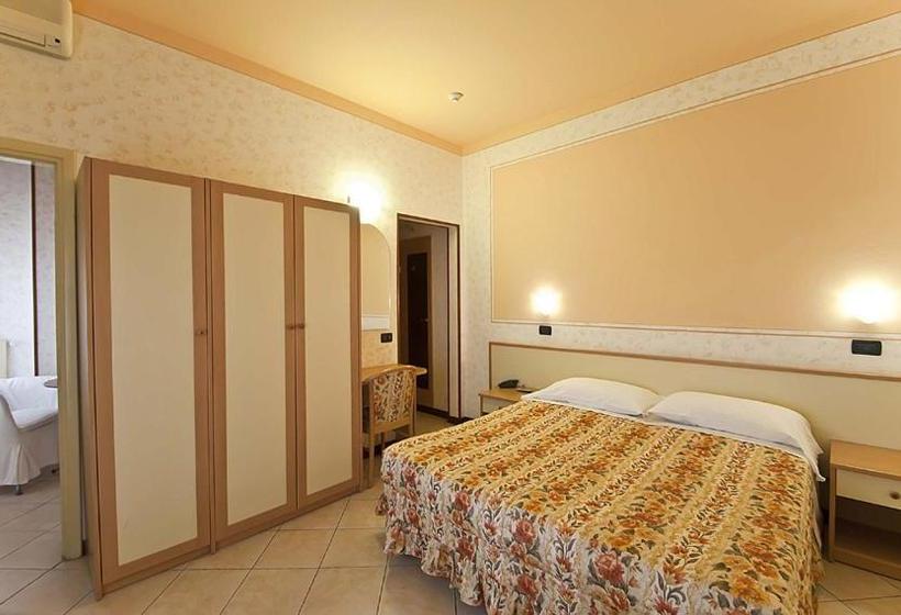 בית מלון כפרי La Riviera