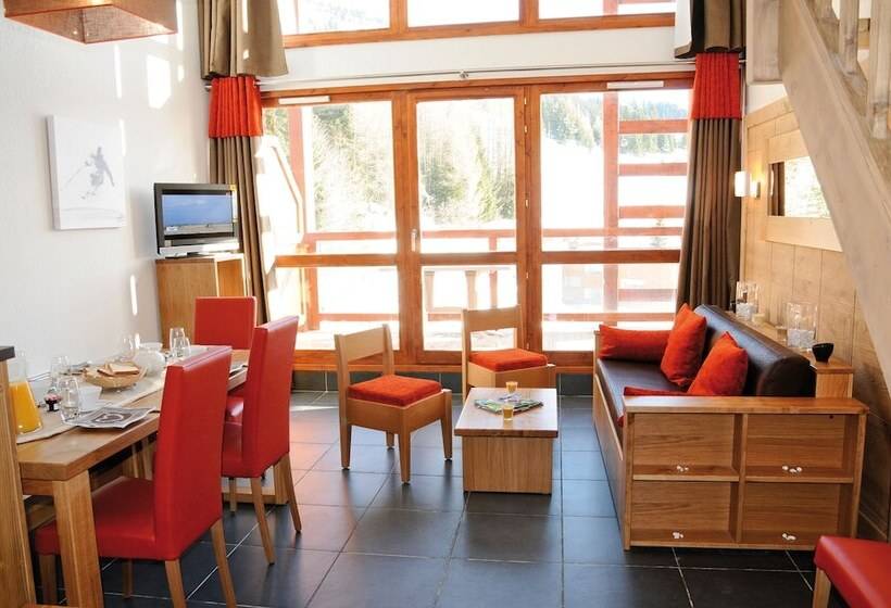 בית מלון כפרי Lagrange Vacances Le Roc Belle Face