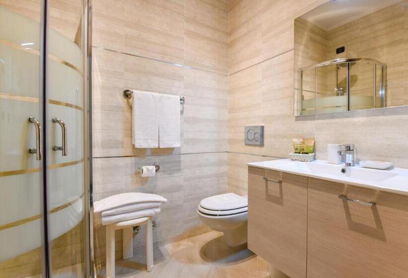 Отель Lido International