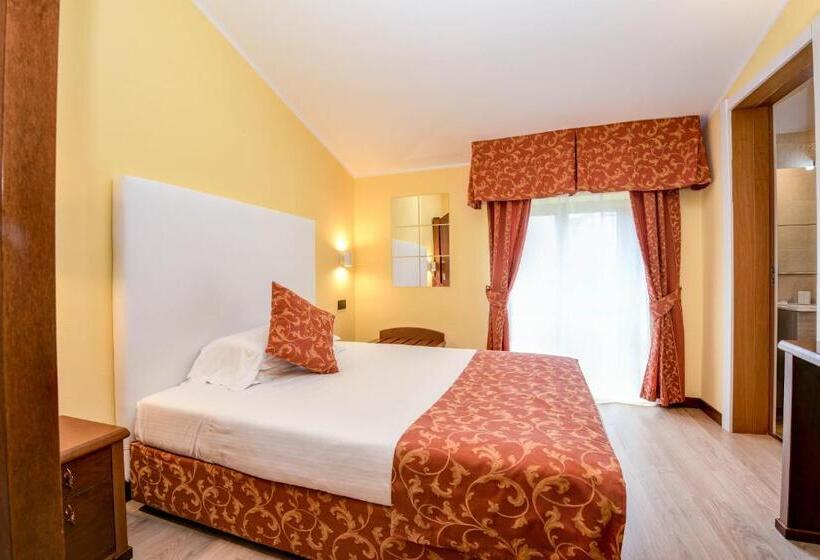 Отель Lido International