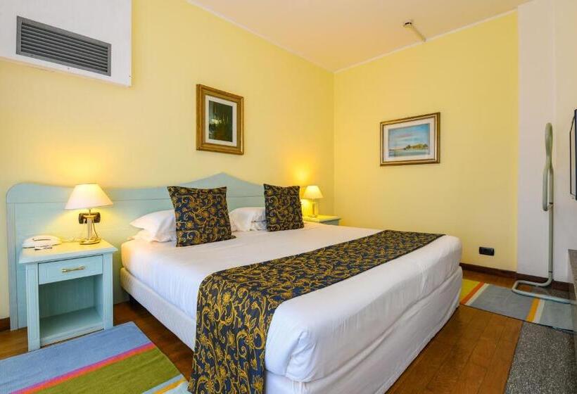 Отель Lido International