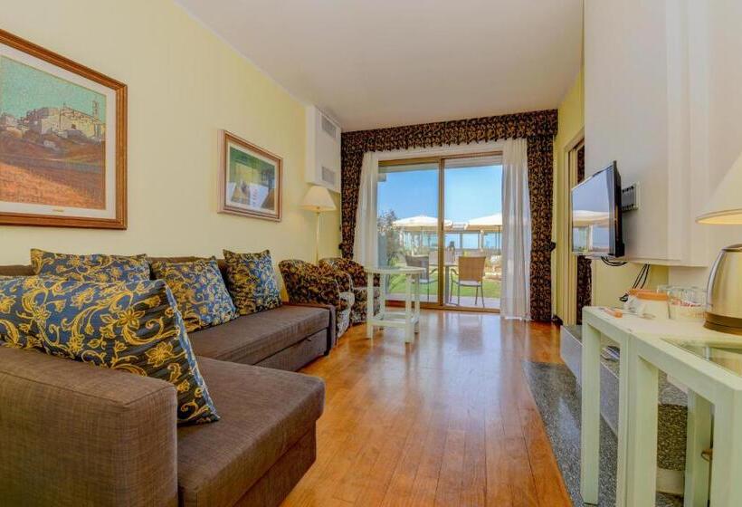 Отель Lido International