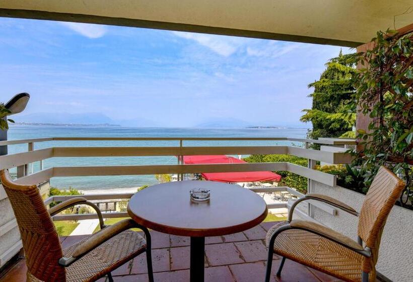 Отель Lido International