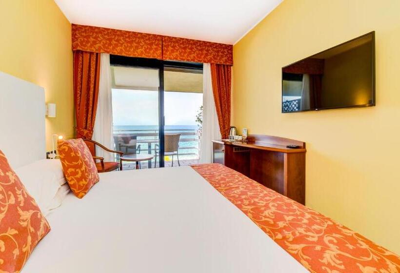 Отель Lido International