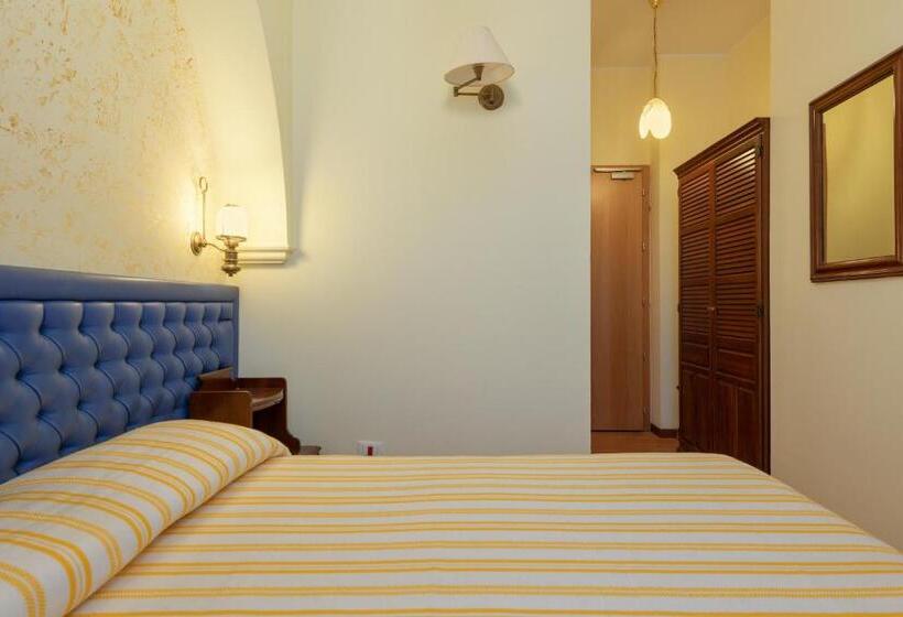 Отель Malcesine