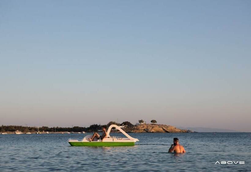 Отель Manios Suites