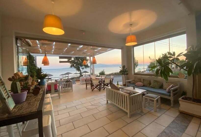 Отель Manios Suites