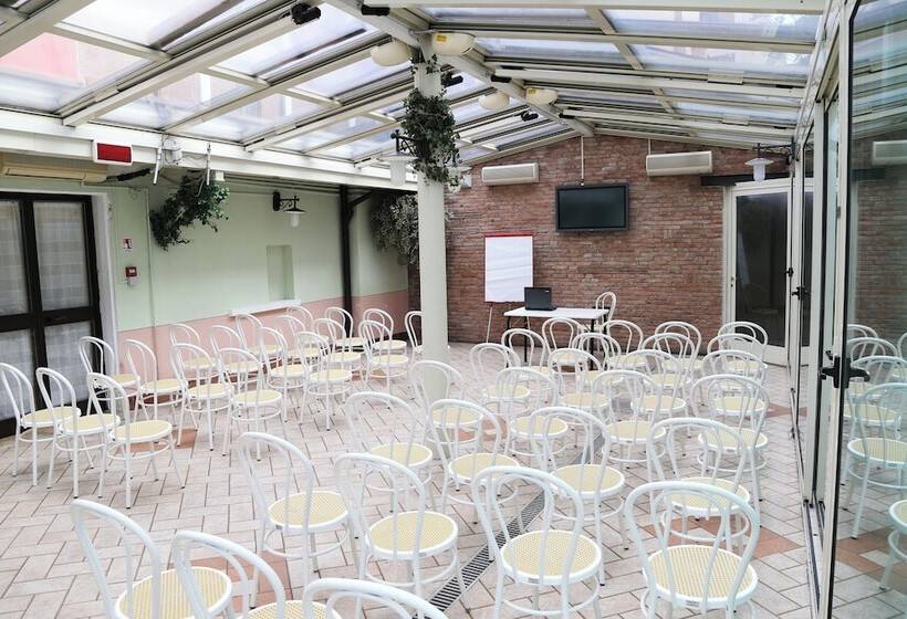 酒店 Mantegna Stazione