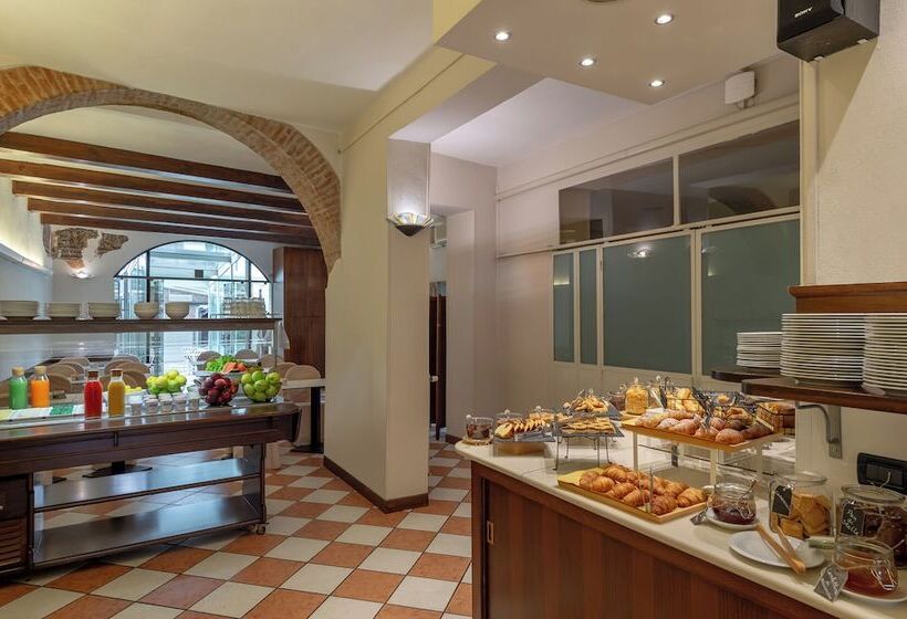 酒店 Mantegna Stazione