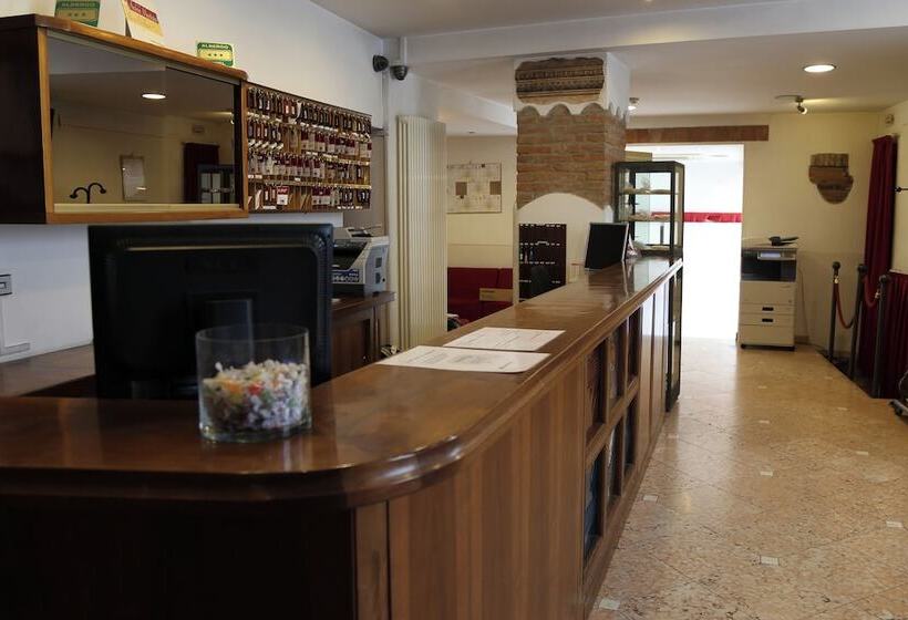 酒店 Mantegna Stazione